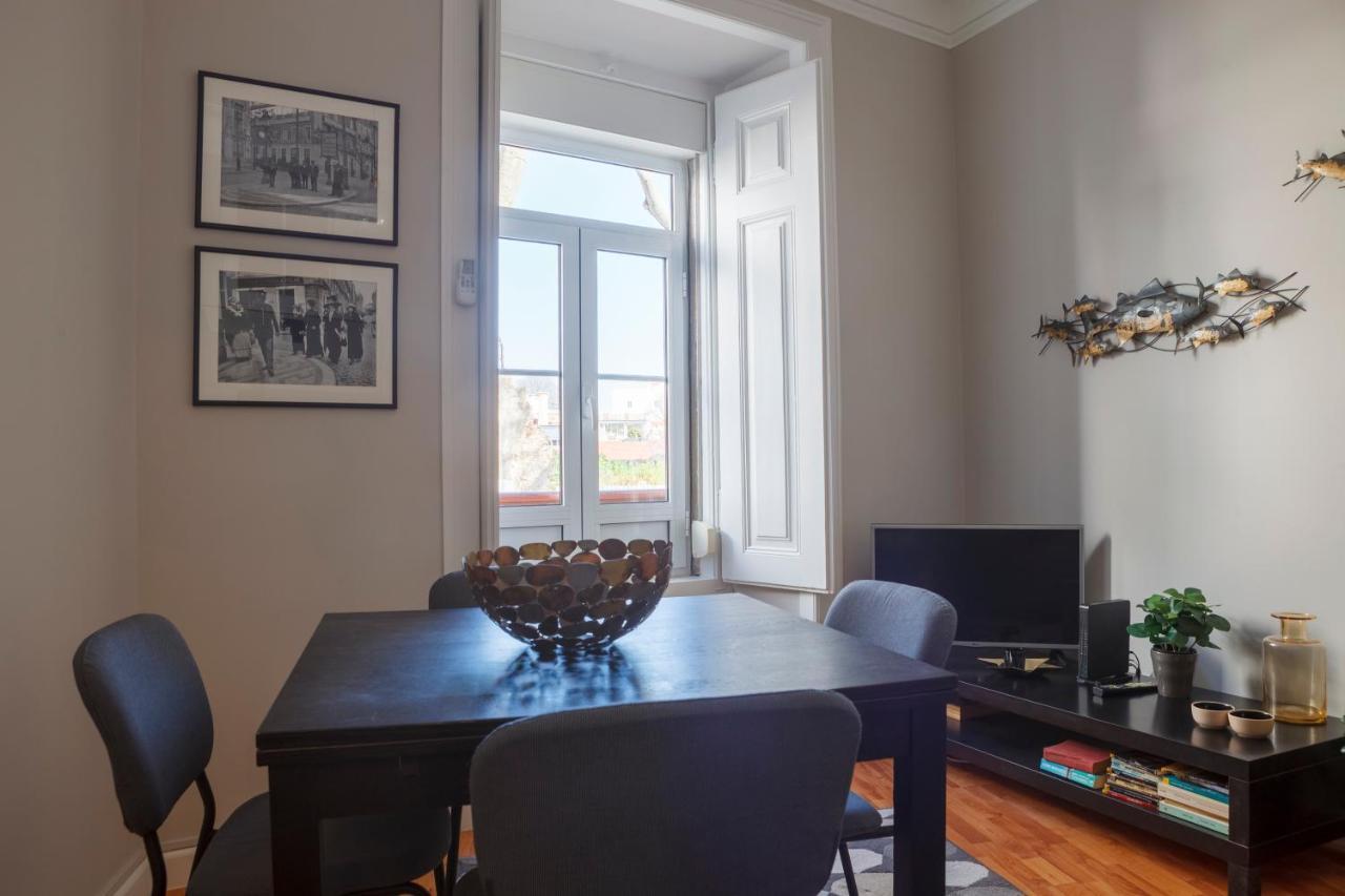 Apartment Alfama Graca District Typical & Bright , 3 Bedroom With Ac 1st Floor *