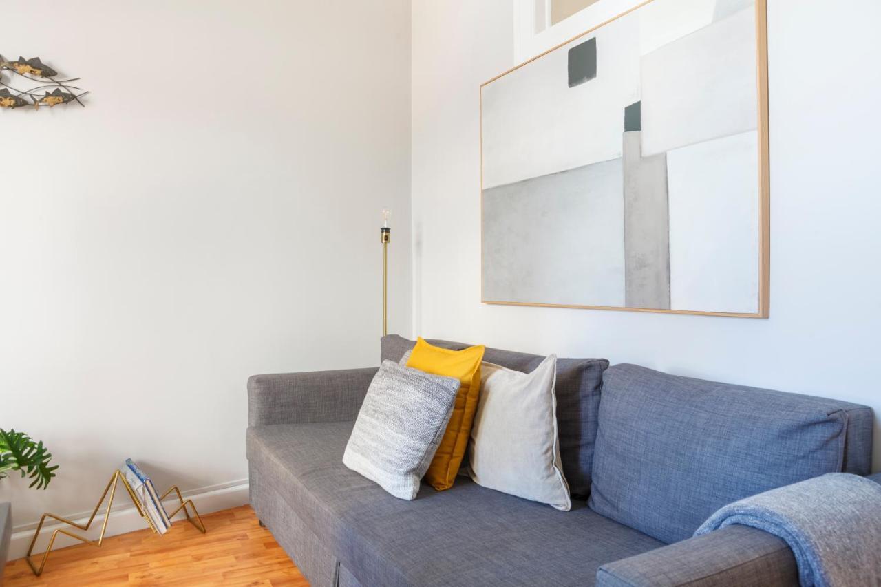 Apartment Alfama Graca District Typical & Bright , 3 Bedroom With Ac 1st Floor Lissabon