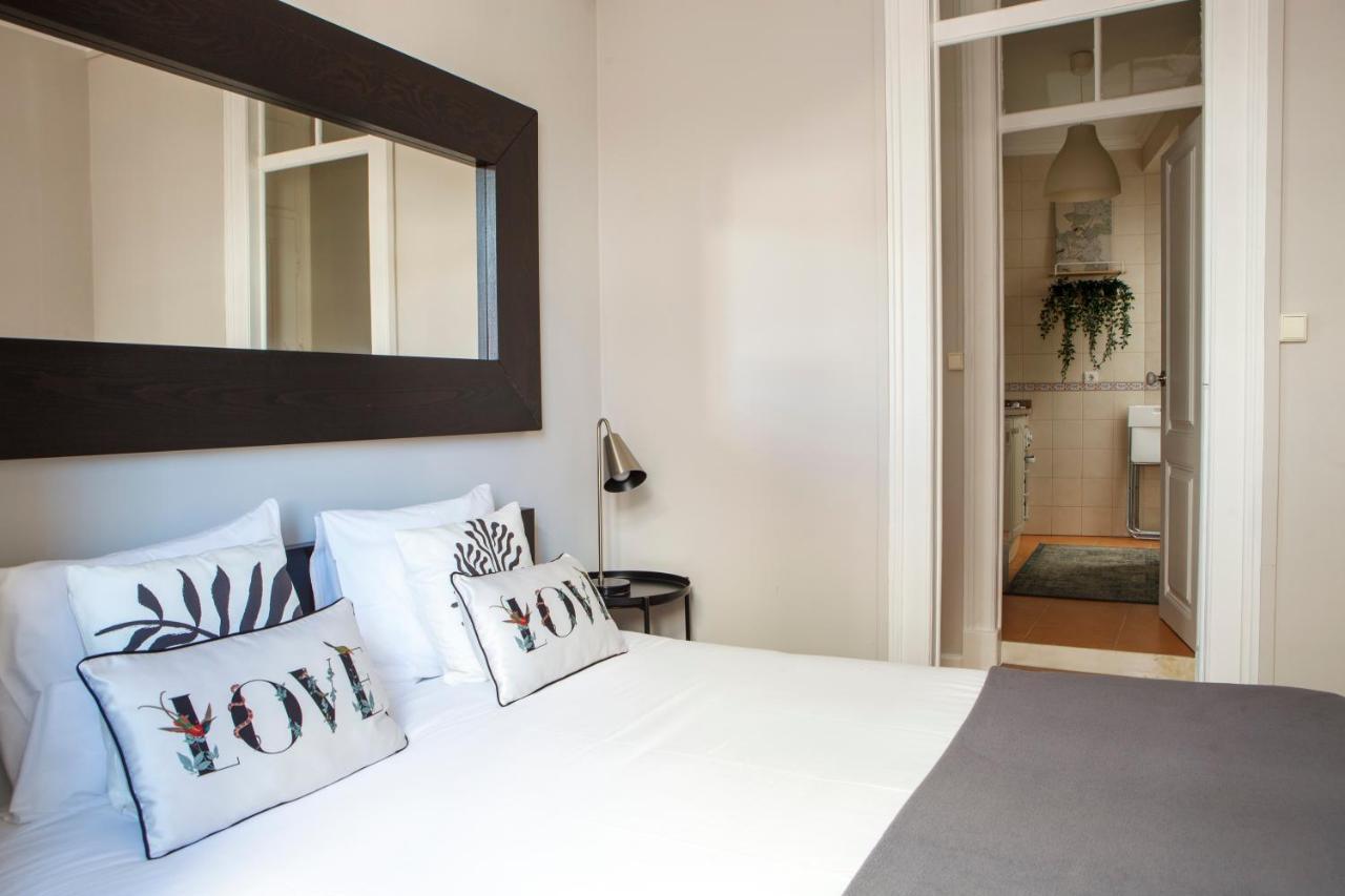 Alfama Graca District Typical & Bright , 3 Bedroom With Ac 1st Floor Apartment *