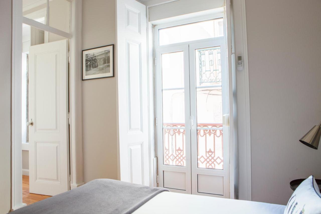 Alfama Graca District Typical & Bright , 3 Bedroom With Ac 1st Floor Apartment